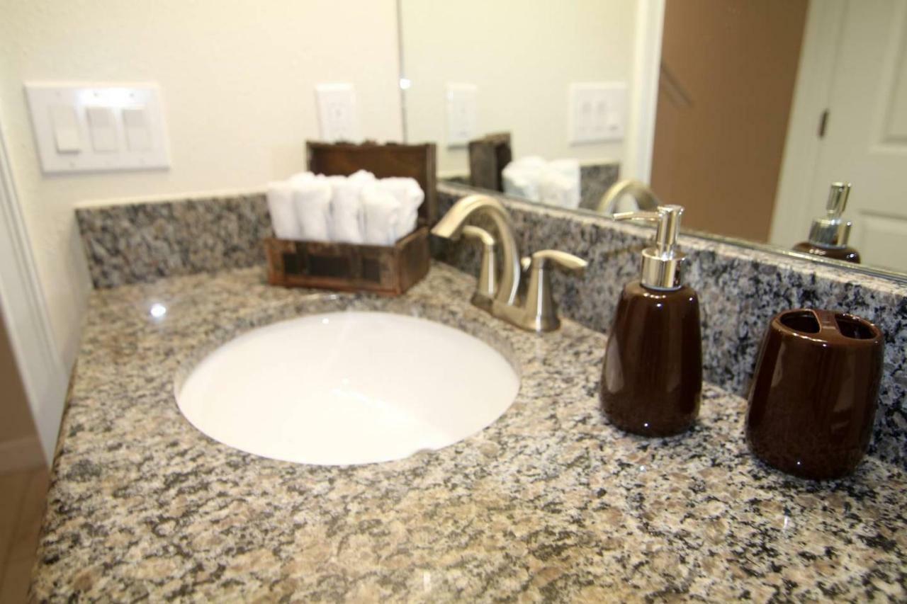 A - New 4 Bedroom Home - 5 Miles To Disney - Free Water Park - Private Pool Kissimmee Exterior foto